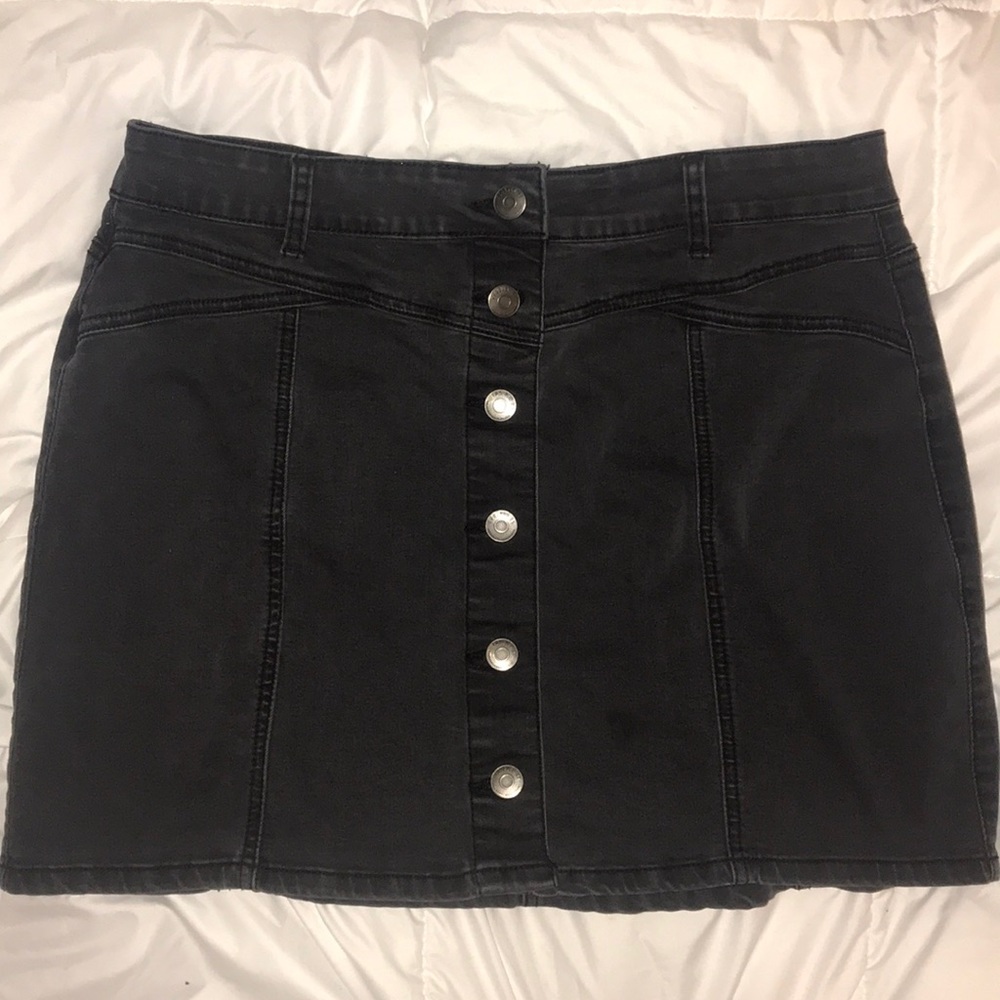 adorable button up high waisted skirt!